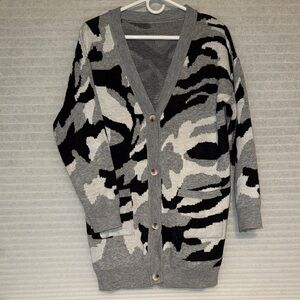 Gray and Black Camouflage Cardigan